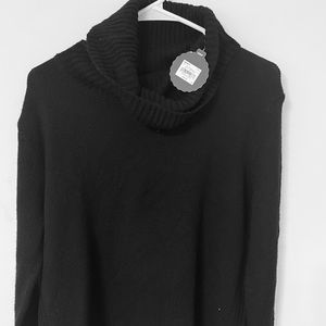 Black turtle neck sweater 💕